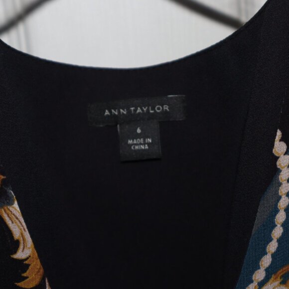 Ann Taylor | Pleated, Floral, Houndstooth Dress, Size 6 - Picture 3 of 10